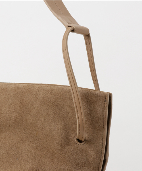 ALLSAINTS（オールセインツ）の「FREEDOM HOBO SLOUCHY（ショルダーバッグ・レディース・グレー/キャメル・ONE SIZE）」の16枚目の写真