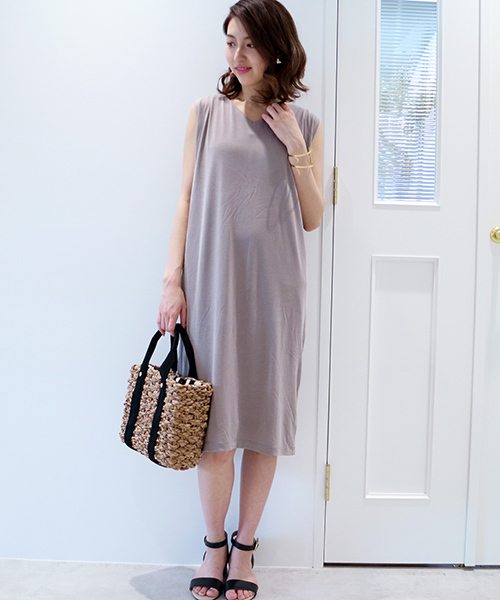 N.(N. Natural Beauty Basic)(エヌエヌナチュラルビューティーベーシック)の「サンドウォッシュワンピース(ワンピース・レディース・ネイビー/イエロー/カーキ/グレー・MEDIUM)」の2枚目の写真