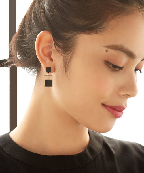 STYLE DELI(スタイルデリ)の「SQUARE pierce 002(ピアス(両耳用)・レディース・ゴールド・FREE)」の6枚目の写真