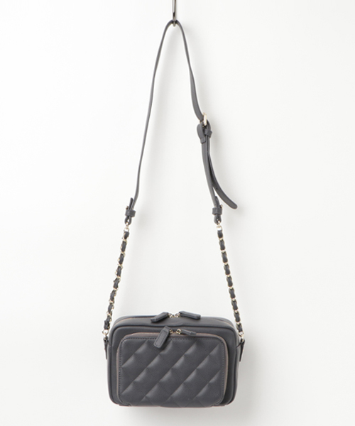 PLAIN CLOTHING(プレーンクロージング)の「キルティングチェーンバッグ【PLAIN CLOTHING】(ショルダーバッグ・レディース・グレー/ブラック・FREE)」の7枚目の写真