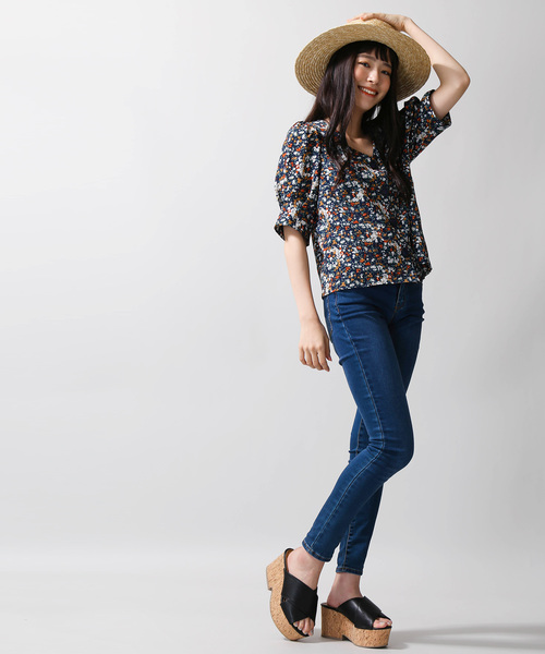 WEGO（ウィゴー）の「WEGO/フラワーパフスリーブブラウス（シャツ/ブラウス・レディース・ネイビー/マスタード・FREE）」の11枚目の写真