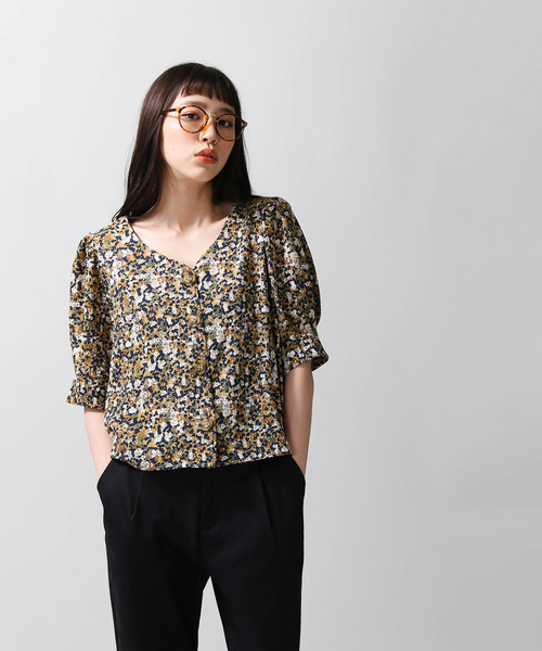 WEGO（ウィゴー）の「WEGO/フラワーパフスリーブブラウス（シャツ/ブラウス・レディース・ネイビー/マスタード・FREE）」の8枚目の写真