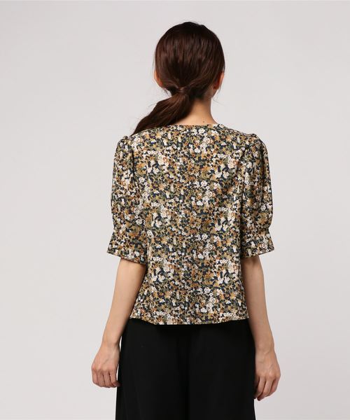 WEGO（ウィゴー）の「WEGO/フラワーパフスリーブブラウス（シャツ/ブラウス・レディース・ネイビー/マスタード・FREE）」の4枚目の写真