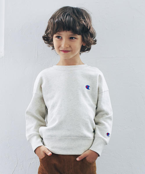 Champion(チャンピオン)の「【キッズ】〔別注〕CHAMPION(チャンピオン) スウェットプルオーバー(スウェット・キッズ・ダークグリーン/ナチュラル/ライトブルー/パープル・120cm/130cm/110cm/100cm)」の2枚目の写真