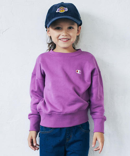 Champion(チャンピオン)の「【キッズ】〔別注〕CHAMPION(チャンピオン) スウェットプルオーバー(スウェット・キッズ・ダークグリーン/ナチュラル/ライトブルー/パープル・120cm/130cm/110cm/100cm)」の4枚目の写真
