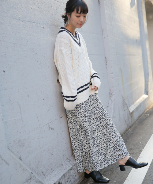 LOWRYS FARM（ローリーズファーム）の「フラワーマーメイドスカート　824845（スカート・レディース・ブラック/オフホワイト/イエロー/グリーン・FREE）」の21枚目の写真