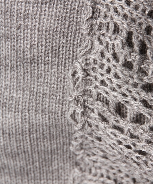 mystic（ミスティック）の「肩フリルショートP/O（ニット/セーター・レディース・グレー/レッド/ブラック/オフホワイト・ﾌﾘ-）」の8枚目の写真