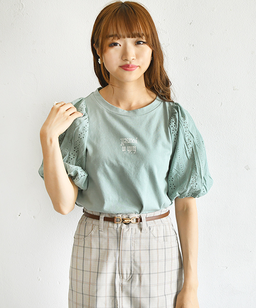 PairPair（ペアペア）の「レース袖ボリュームロゴＴ（Tシャツ/カットソー・レディース・ブラック/オフホワイト/ライトグリーン/ライトブラウン・FREE）」の4枚目の写真