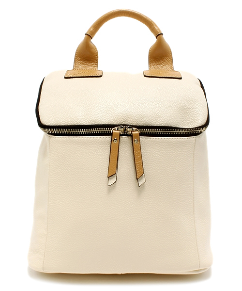ROSE BUD(ローズバッド)の「M02343 2TONE SQUARE BACKPACK(バックパック/リュック・レディース・アイボリー/ブラック・ONE SIZE)」の2枚目の写真
