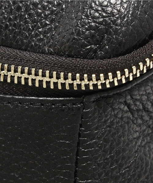 ROSE BUD(ローズバッド)の「M02343 2TONE SQUARE BACKPACK(バックパック/リュック・レディース・アイボリー/ブラック・ONE SIZE)」の3枚目の写真