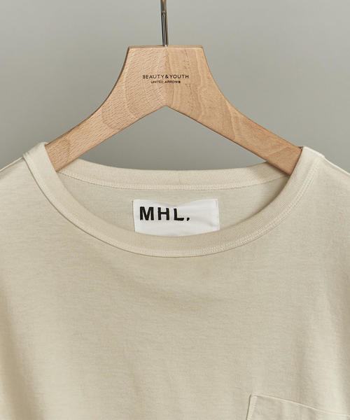 MHL.（エムエイチエル）の「【別注】 ＜MHL.＞ LOGO L/TEE/Tシャツ（Tシャツ/カットソー・メンズ・オフホワイト/ダークグレー・L/XL/S/M）」の3枚目の写真