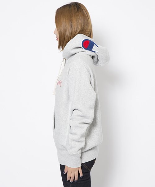 X-girl（エックスガール）の「X-girl×CHAMPION REVERSE WEAVE(R) HOODIE（パーカー・レディース・グリーン/ネイビー/ブラック/アッシュ/レッド・2/1）」の9枚目の写真