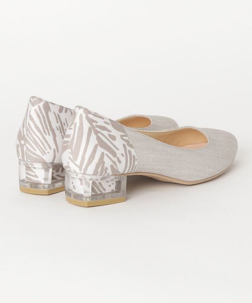 chumchum（チャムチャム）の「mjk/バック柄クリアーヒールパンプス（パンプス・レディース・レッド/イエロー/ブルー/グレー系その他2・24.0cm/23.5cm/24.5cm/23.0cm/22.5cm）」の5枚目の写真