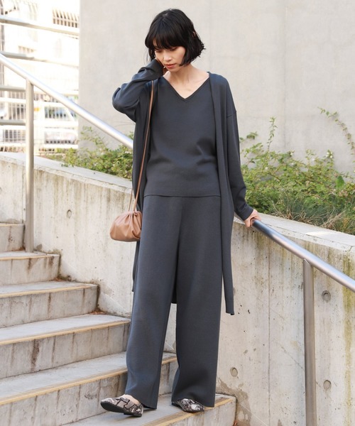 LAKOLE（ラコレ）の「Vカットギャザーパンプス / LAKOLE（パンプス・レディース・ブラック/ベージュ/パイソン・MEDIUM/LARGE）」の10枚目の写真