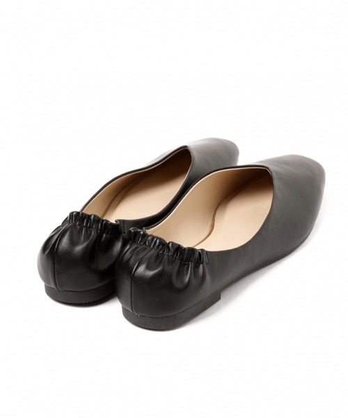 LAKOLE（ラコレ）の「Vカットギャザーパンプス / LAKOLE（パンプス・レディース・ブラック/ベージュ/パイソン・MEDIUM/LARGE）」の14枚目の写真