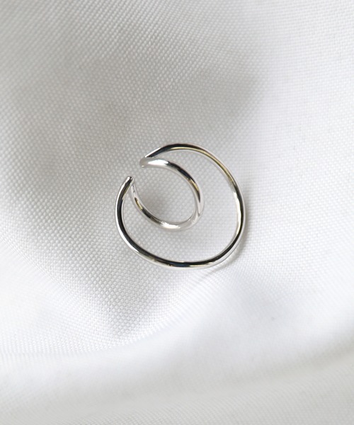 select MOCA（セレクトモカ）の「【ZOZO限定】ダブルツイストイヤーカフ（イヤーカフ・レディース・シルバー/ゴールド・FREE）」の5枚目の写真