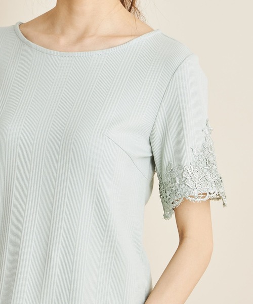 tocco closet（トッコ　クローゼット）の「【ZOZO限定】袖口フラワーレース装飾リブカットトップス（Tシャツ/カットソー・レディース・ブラック/ミント/ピンク/オフホワイト・M）」の7枚目の写真