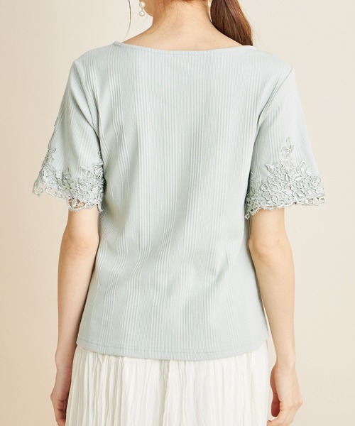 tocco closet（トッコ　クローゼット）の「【ZOZO限定】袖口フラワーレース装飾リブカットトップス（Tシャツ/カットソー・レディース・ブラック/ミント/ピンク/オフホワイト・M）」の8枚目の写真