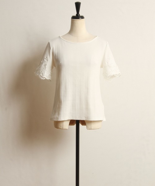 tocco closet（トッコ　クローゼット）の「【ZOZO限定】袖口フラワーレース装飾リブカットトップス（Tシャツ/カットソー・レディース・ブラック/ミント/ピンク/オフホワイト・M）」の12枚目の写真