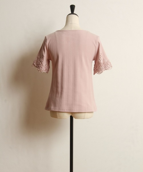 tocco closet（トッコ　クローゼット）の「【ZOZO限定】袖口フラワーレース装飾リブカットトップス（Tシャツ/カットソー・レディース・ブラック/ミント/ピンク/オフホワイト・M）」の15枚目の写真