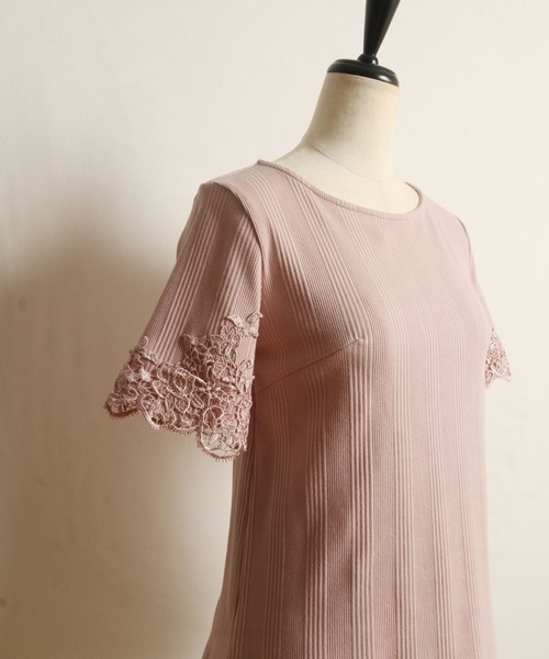 tocco closet（トッコ　クローゼット）の「【ZOZO限定】袖口フラワーレース装飾リブカットトップス（Tシャツ/カットソー・レディース・ブラック/ミント/ピンク/オフホワイト・M）」の17枚目の写真