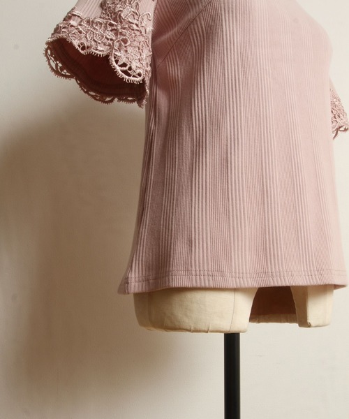 tocco closet（トッコ　クローゼット）の「【ZOZO限定】袖口フラワーレース装飾リブカットトップス（Tシャツ/カットソー・レディース・ブラック/ミント/ピンク/オフホワイト・M）」の19枚目の写真