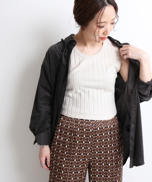 SLOBE IENA(スローブイエナ)の「ワイドテレコタンクトップ【手洗い可能】◆(タンクトップ・レディース・チャコールグレー/ベージュ/ラベンダー・FREE)」の15枚目の写真