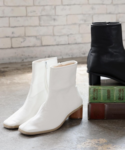 KOBE LETTUCE（コウベレタス）の「トライアングルヒールストレッチブーツ（ブーツ・レディース・ブラック系その他/ホワイト/ブラック/キャメル・L/M/LL/S）」の2枚目の写真