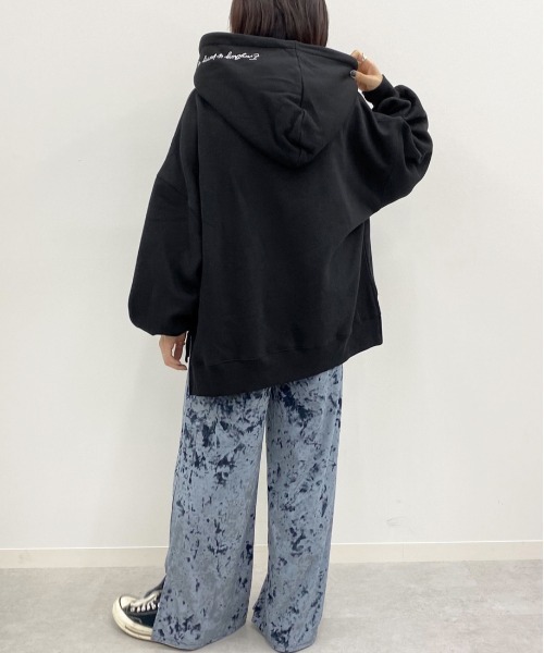 apres jour mignon(アプレジュールミニョン)の「ラベルフーディー【ZOZOTOWN限定アイテム】(パーカー・レディース・ブラック/アイボリー/モカ/ブルー系その他・X-LARGE/フリー)」の16枚目の写真
