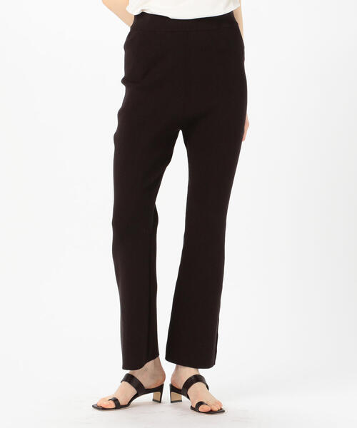 TOMORROWLAND （トゥモローランド）の「コットンストレッチリブ セミフレアパンツ（その他パンツ・レディース・ホワイト/チャコールグレー/ダークグリーン/レッド/ライトベージュ・36/34）」の3枚目の写真