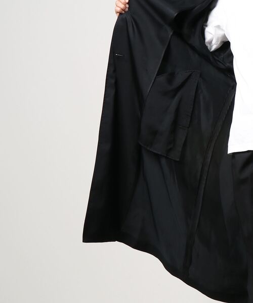 DRESSEDUNDRESSED（ドレスドアンドレスド）の「DRESSEDUNDRESSED Cupro Trenchcoat Exclusive Color (DUS21542)（トレンチコート・メンズ・ブラック・3/2）」の4枚目の写真