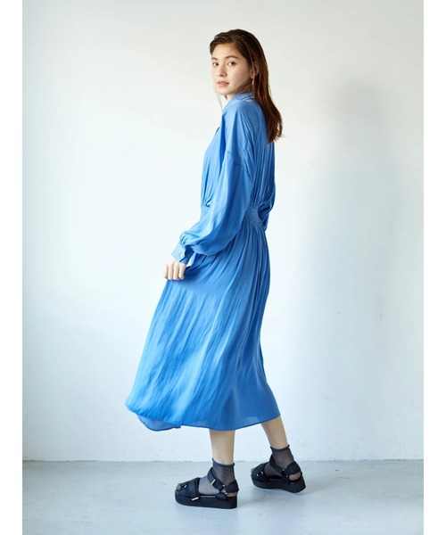 Editt by YECCA VECCA（エディットバイイェッカヴェッカ）の「シャーリングギャザーシャツワンピース　＊（ワンピース・レディース・グレー/ブルー/ネイビー・FREE）」の12枚目の写真