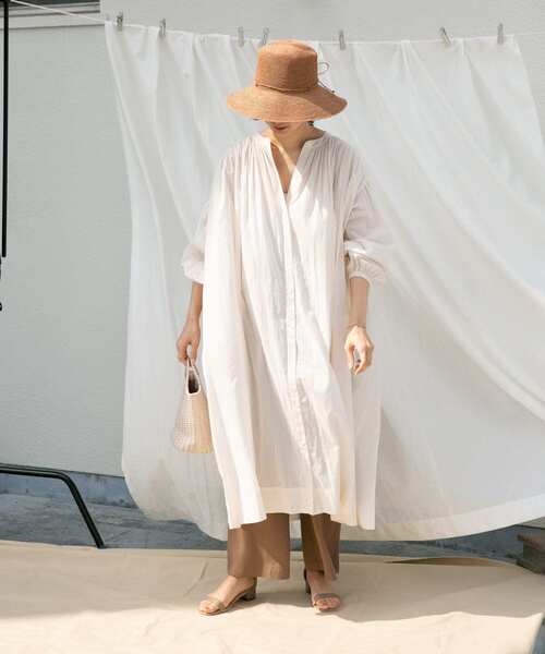 URBAN RESEARCH DOORS（アーバンリサーチドアーズ）の「コットンボイルギャザーワンピース（ワンピース・レディース・オフホワイト/ブラック/ベージュ/ブルー・ONE）」の21枚目の写真