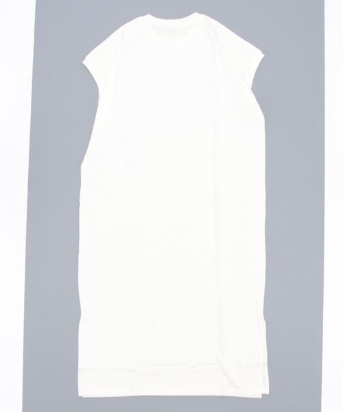 Fizz(フィズ)の「【Fizz/フィズ】 プチハイネック フレンチスリーブTシャツワンピース(ワンピース・レディース・グレイッシュベージュ/ブラック×ホワイト/ホワイト×ネイビー/パープル/ベージュ/ホワイト/サックスブルー/ブルー/ブラック/モカ/アイボリー・M)」の2枚目の写真