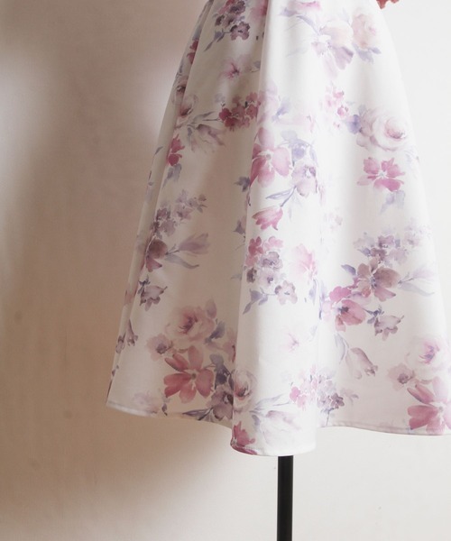 tocco closet(トッコ クローゼット)の「袖口メローフリルリブカットソー×フラワープリントドッキングワンピース(ワンピース・レディース・オフホワイト/ピンク・M)」の19枚目の写真