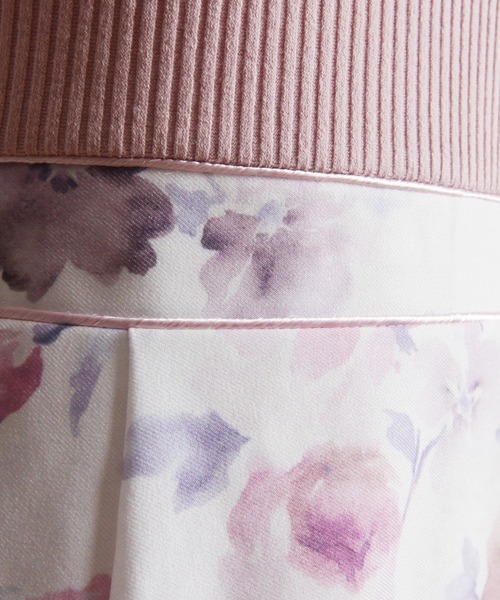 tocco closet(トッコ クローゼット)の「袖口メローフリルリブカットソー×フラワープリントドッキングワンピース(ワンピース・レディース・オフホワイト/ピンク・M)」の18枚目の写真