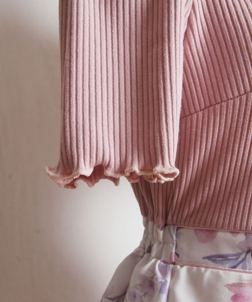 tocco closet(トッコ クローゼット)の「袖口メローフリルリブカットソー×フラワープリントドッキングワンピース(ワンピース・レディース・オフホワイト/ピンク・M)」の17枚目の写真