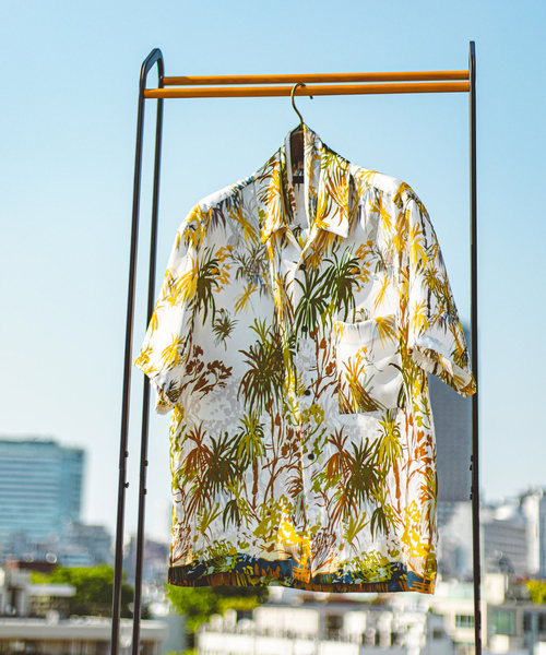 DESIGNWORKS(デザインワークス)の「イタリア PRINT 半袖 オープンカラーシャツ(シャツ/ブラウス・メンズ・ライトブラウン/ネイビー/グリーン・46/48)」の3枚目の写真