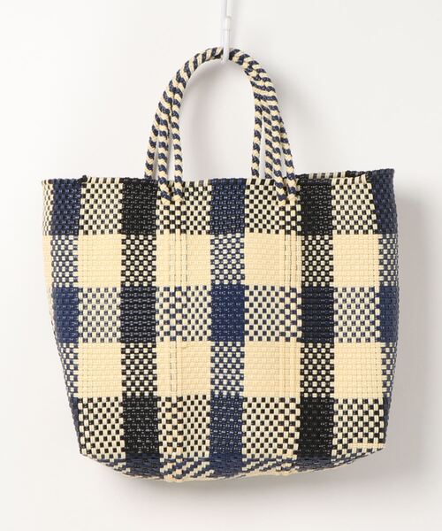 flower（フラワー）の「メルカドバッグ　3カラーズ　チェック　ネイビー×クリーム×ブラック　スモール（かごバッグ・レディース・ネイビー・S）」の2枚目の写真