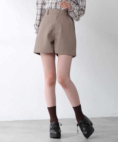 Honeys(ハニーズ)の「合皮ショートパンツ(その他パンツ・レディース・ブラック/ベージュ/モカ・S/M/L)」の3枚目の写真