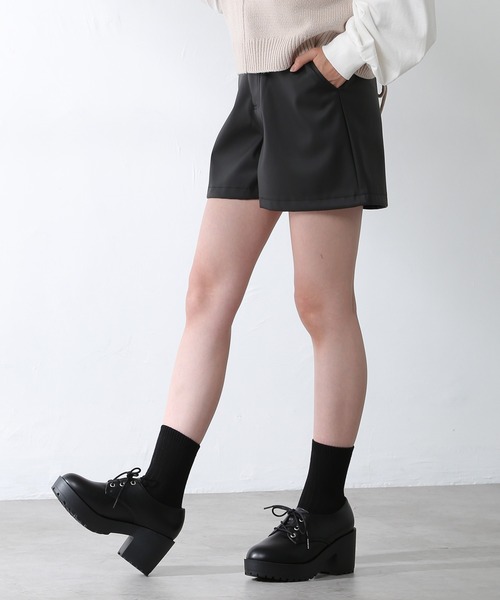 Honeys(ハニーズ)の「合皮ショートパンツ(その他パンツ・レディース・ブラック/ベージュ/モカ・S/M/L)」の10枚目の写真