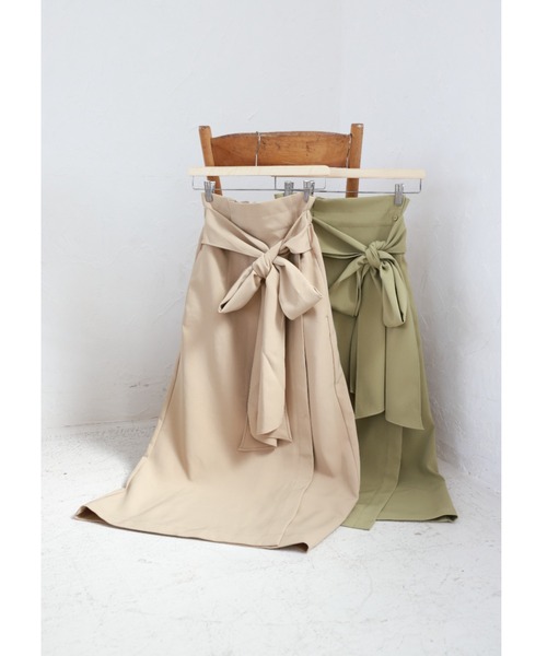 onetome（ワントゥーミー）の「ロングラップスカート（スカート・レディース・ベージュ/グリーン・FREE）」の3枚目の写真