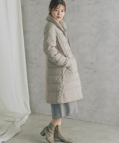 URBAN RESEARCH ROSSO（アーバンリサーチロッソ）の「グリーンダウンショールカラーロングコート（ダウンジャケット/コート・レディース・ライトベージュ/ブラック・36/38）」の14枚目の写真