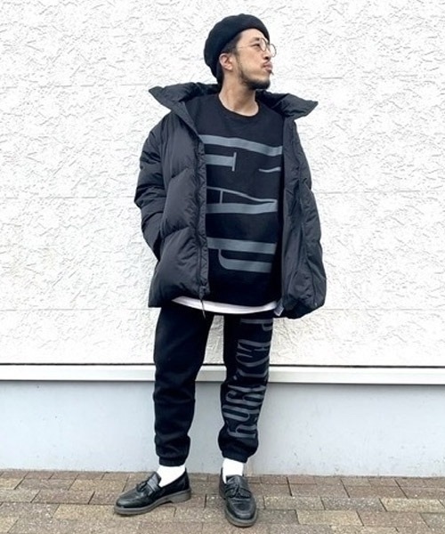 GAP(ギャップ)の「カーボナイズド フリース オーバーサイズ GAPビッグロゴ クルーネック(スウェット・メンズ・ブラック/ネイビー/グレー・S/M/L/XL/XS/XXS)」の2枚目の写真