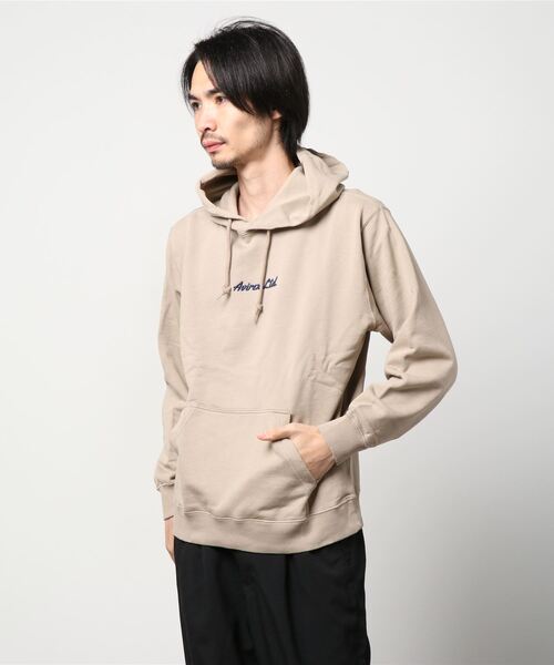 RAWLIFE(ロウライフ)の「ピンナップガール プルオーバー パーカー /PIN UP GIRL PULLOVER PARKA / アヴィレックス / AVIREX(パーカー・メンズ・ブラック/ベージュ/ブルーグレー・MEDIUM/LARGE/X-LARGE)」の3枚目の写真