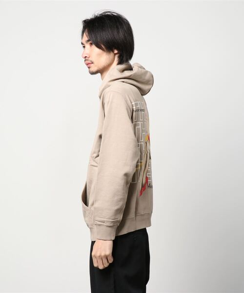 RAWLIFE(ロウライフ)の「ピンナップガール プルオーバー パーカー /PIN UP GIRL PULLOVER PARKA / アヴィレックス / AVIREX(パーカー・メンズ・ブラック/ベージュ/ブルーグレー・MEDIUM/LARGE/X-LARGE)」の7枚目の写真