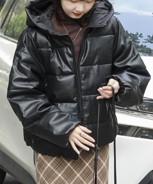 Mayree（メイリー）の「【Mayree】フェイクレザーオーバーダウンジャケット 2021AW（ダウンジャケット/コート・レディース・ブラック・FREE）」の3枚目の写真