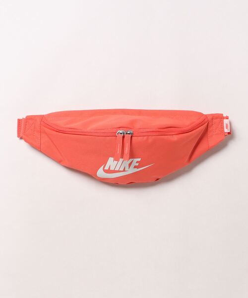 NIKE（ナイキ）の「《NIKEアパレル》ﾅｲｷ NK HERITAGE WAISTPACK-FA21（ボディバッグ/ウエストポーチ・メンズ・ブラック/ネイビー/ダークブラウン/グレー/グレー系その他/グリーン/ライラック/オリーブ/レッド系/ライトグレー/ベージュ系その他/ブラウン/ロイヤルブルー・フリー）」の13枚目の写真