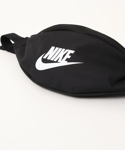 NIKE（ナイキ）の「《NIKEアパレル》ﾅｲｷ NK HERITAGE WAISTPACK-FA21（ボディバッグ/ウエストポーチ・メンズ・ブラック/ネイビー/ダークブラウン/グレー/グレー系その他/グリーン/ライラック/オリーブ/レッド系/ライトグレー/ベージュ系その他/ブラウン/ロイヤルブルー・フリー）」の15枚目の写真