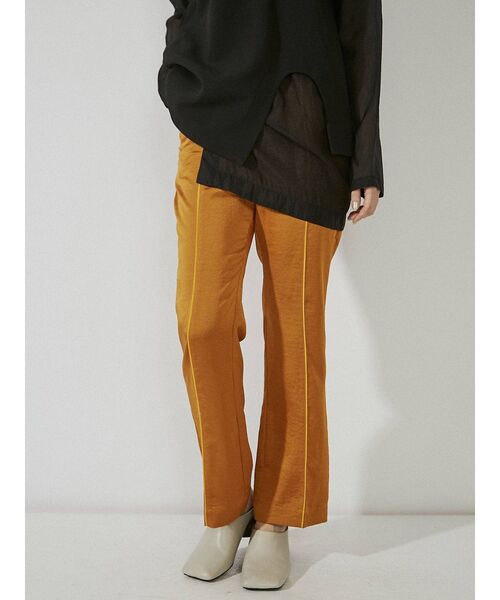UN3D.（アンスリード）の「SATIN STRAIGHT PT / サテンストレートパンツ（その他パンツ・レディース・オレンジ/カーキ・36/38）」の3枚目の写真